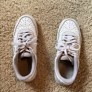 Nike girls size 6.5 White Sneakers